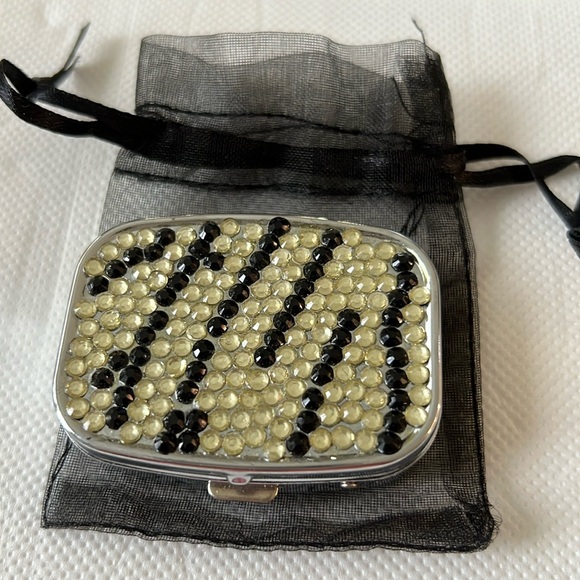 PILL BOX. ENHANCED WITH BLK/WHT CRYSTALS - Picture 7 of 7